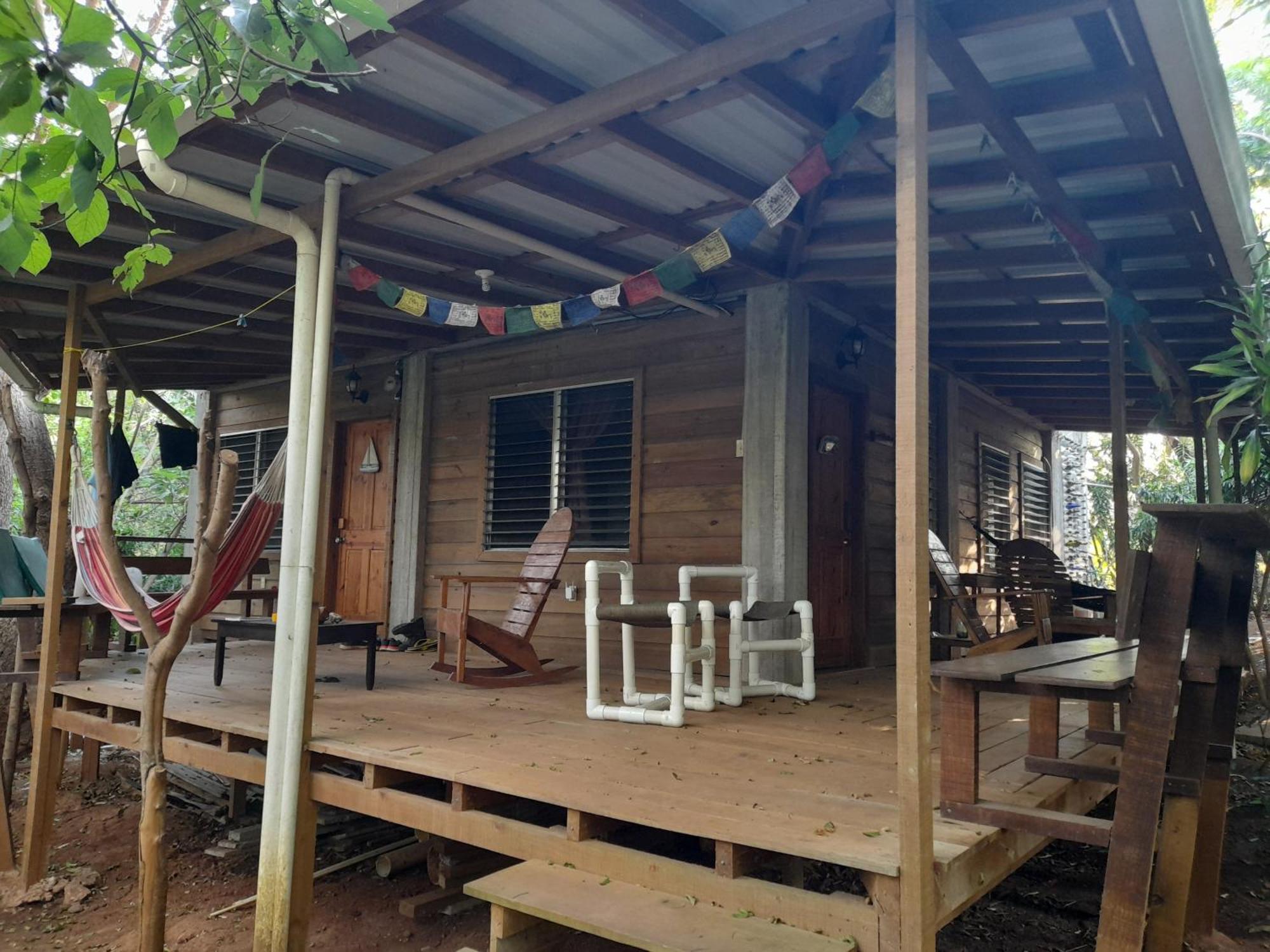 Apartments Chez Milady Utila Exterior photo