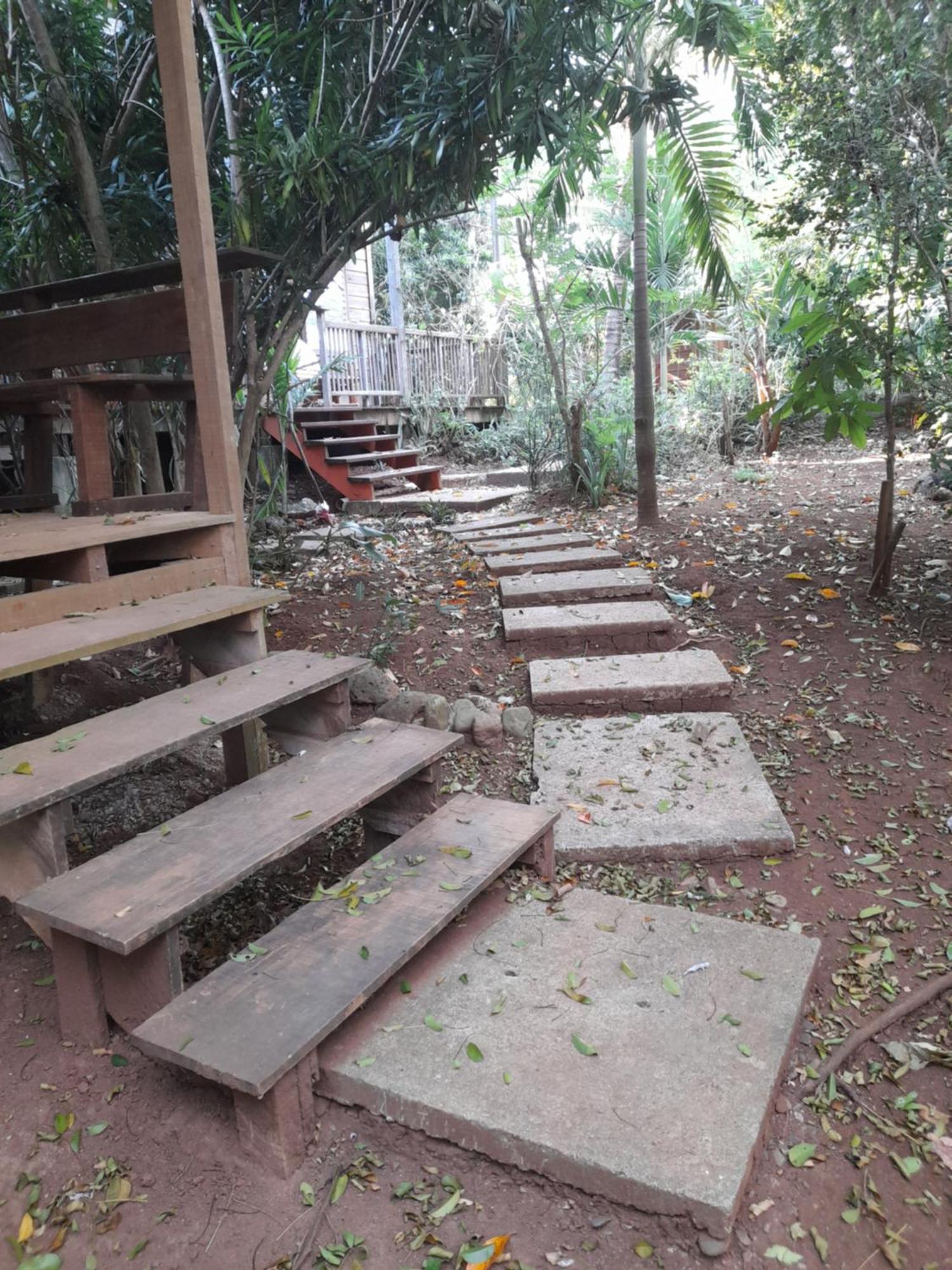 Apartments Chez Milady Utila Exterior photo